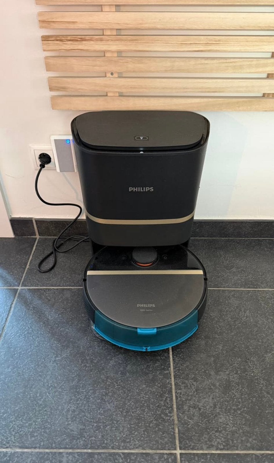 Philips HomeRun 7000 Aqua XU7100/01 stofzuiger, Ophalen of Verzenden, Zo goed als nieuw