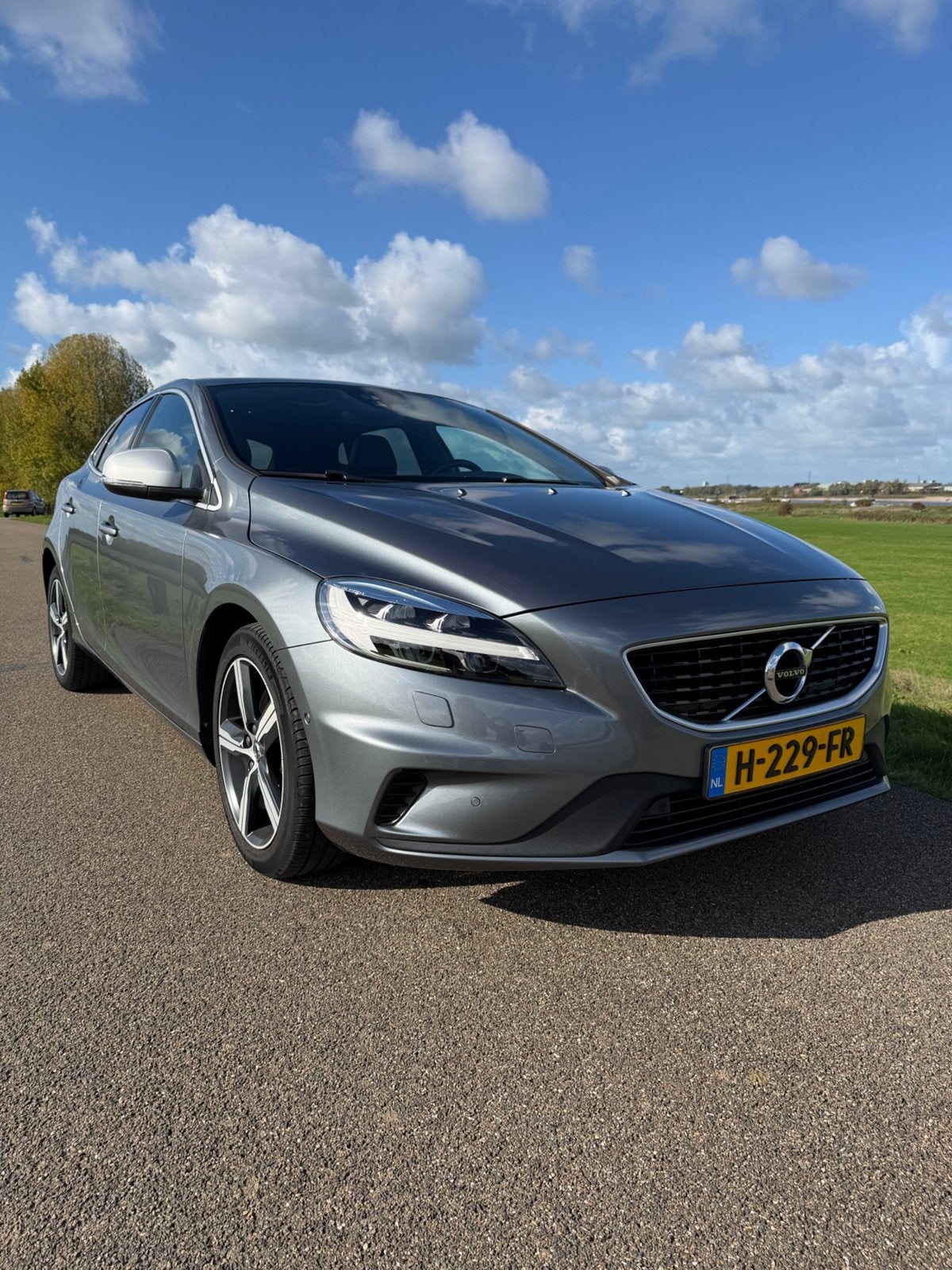 Volvo V40 2.0 T3 R-Design Polar (153pk) LAATSTE KANS!!, Auto's, 1498 cc, 4 cilinders, 700 kg, 152 pk