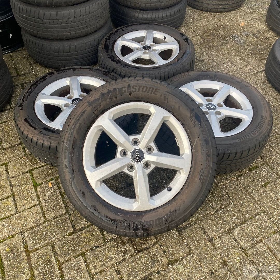Audi Q2 Bridgestone Turanza T005 215/60/R16 95V