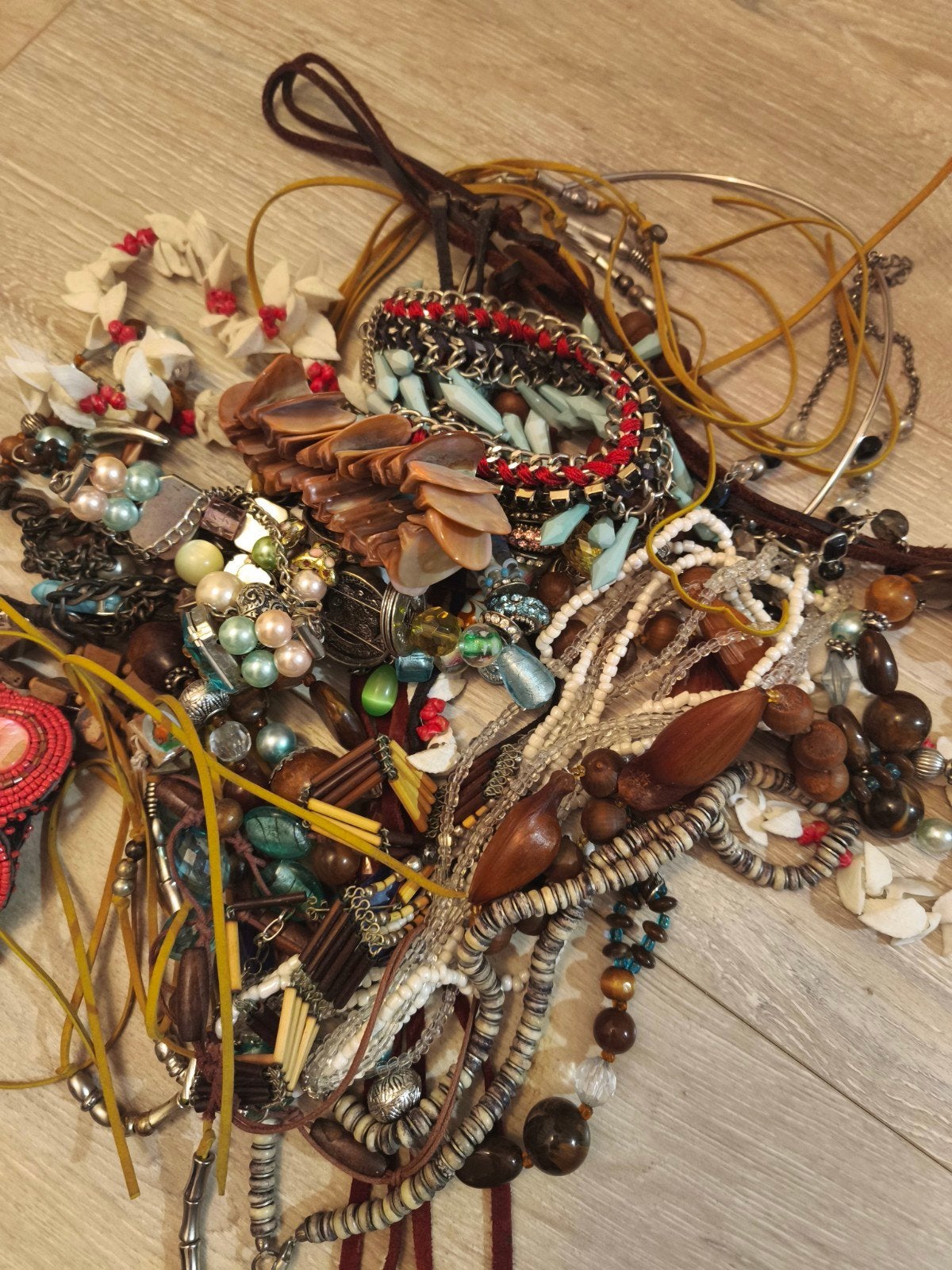 Partij vintage bijouterieën – Ibiza / Boho kettingen & armba, Ophalen of Verzenden, Zo goed als nieuw, Overige kleuren, Overige materialen