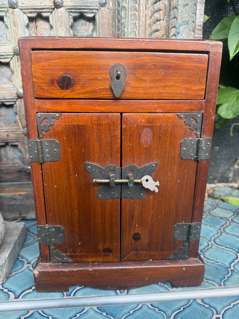 Chinees sieradenkist kastje Chinese vlinder sluiting kist, Antiek en Kunst, Hout, Bruin, Doos, Ophalen of Verzenden