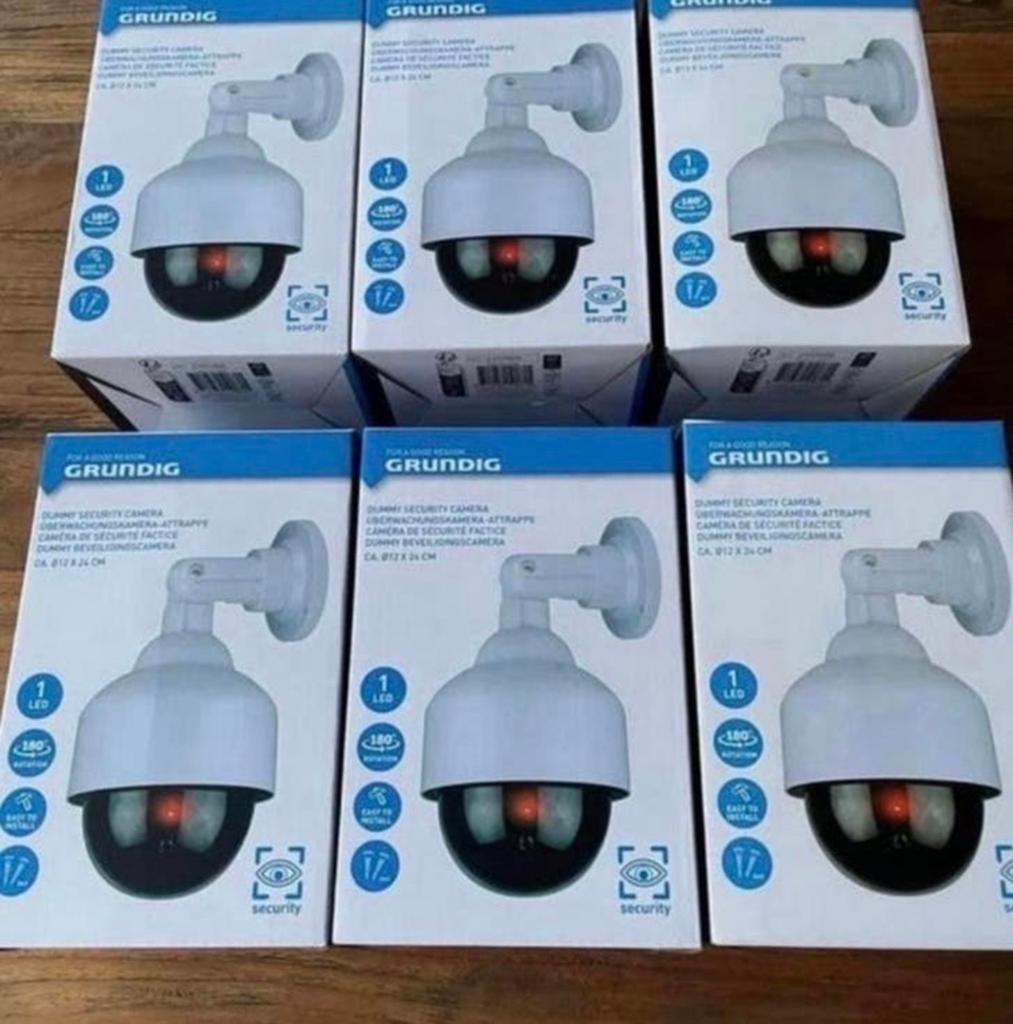 Grundig Dummy Beveiligingscamera - Realistische Afschrikking, Ophalen of Verzenden, Nieuw, Buitencamera