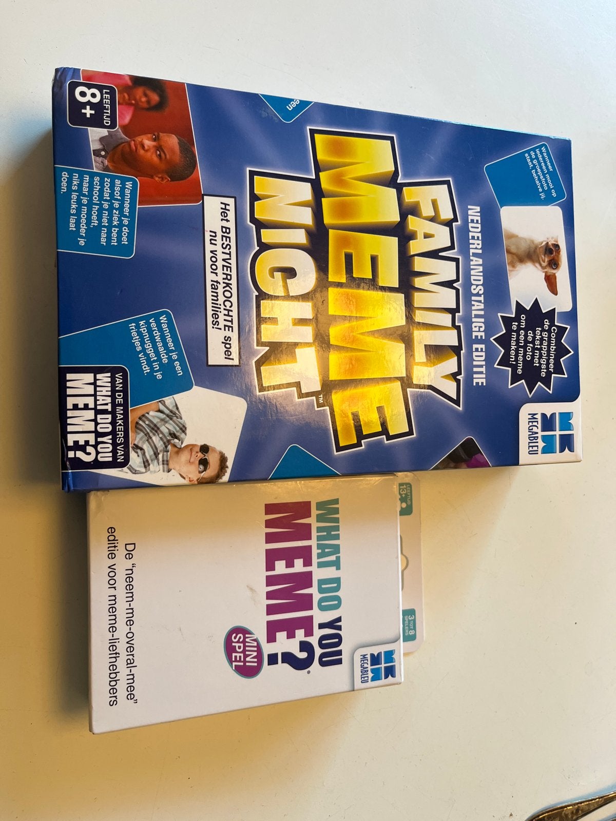 Family Meme Night & What Do You Meme? Mini Spel, Drie of vier spelers, Ophalen of Verzenden, Zo goed als nieuw