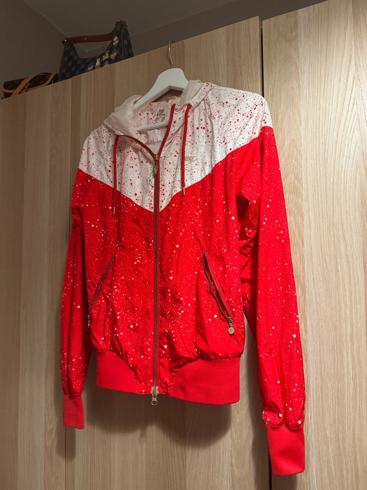Nike vest maat M, Ophalen of Verzenden, Zo goed als nieuw, Maat 38/40 (M), Rood