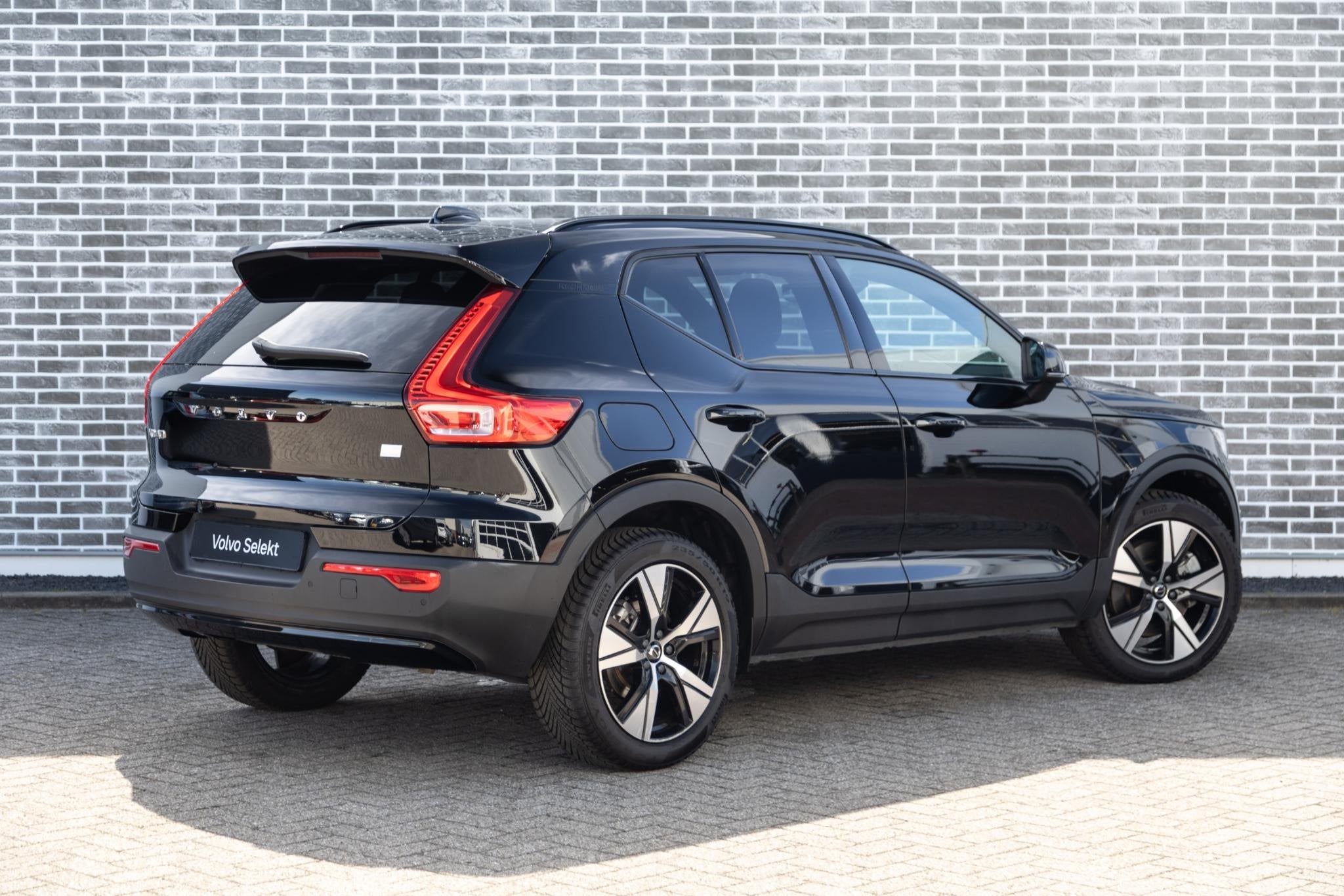 Volvo XC40 1.5 T4 Recharge R-Design | Plug-in Hybrid (PHEV), Auto's, Stof, Euro 6, 1712 kg, Zwart