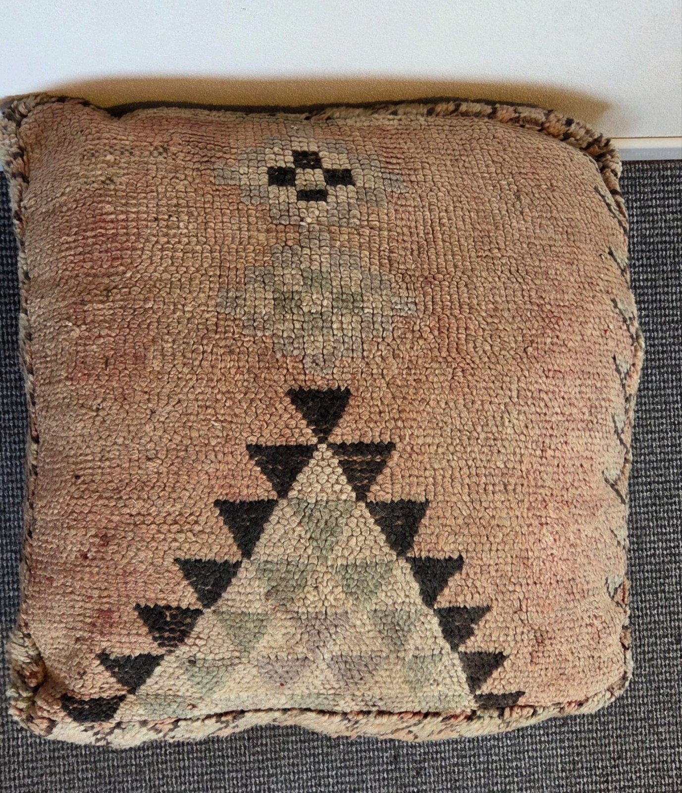 vintage berber zitkussen, poef, Verzenden, Zo goed als nieuw, 50 tot 75 cm, 50 tot 75 cm