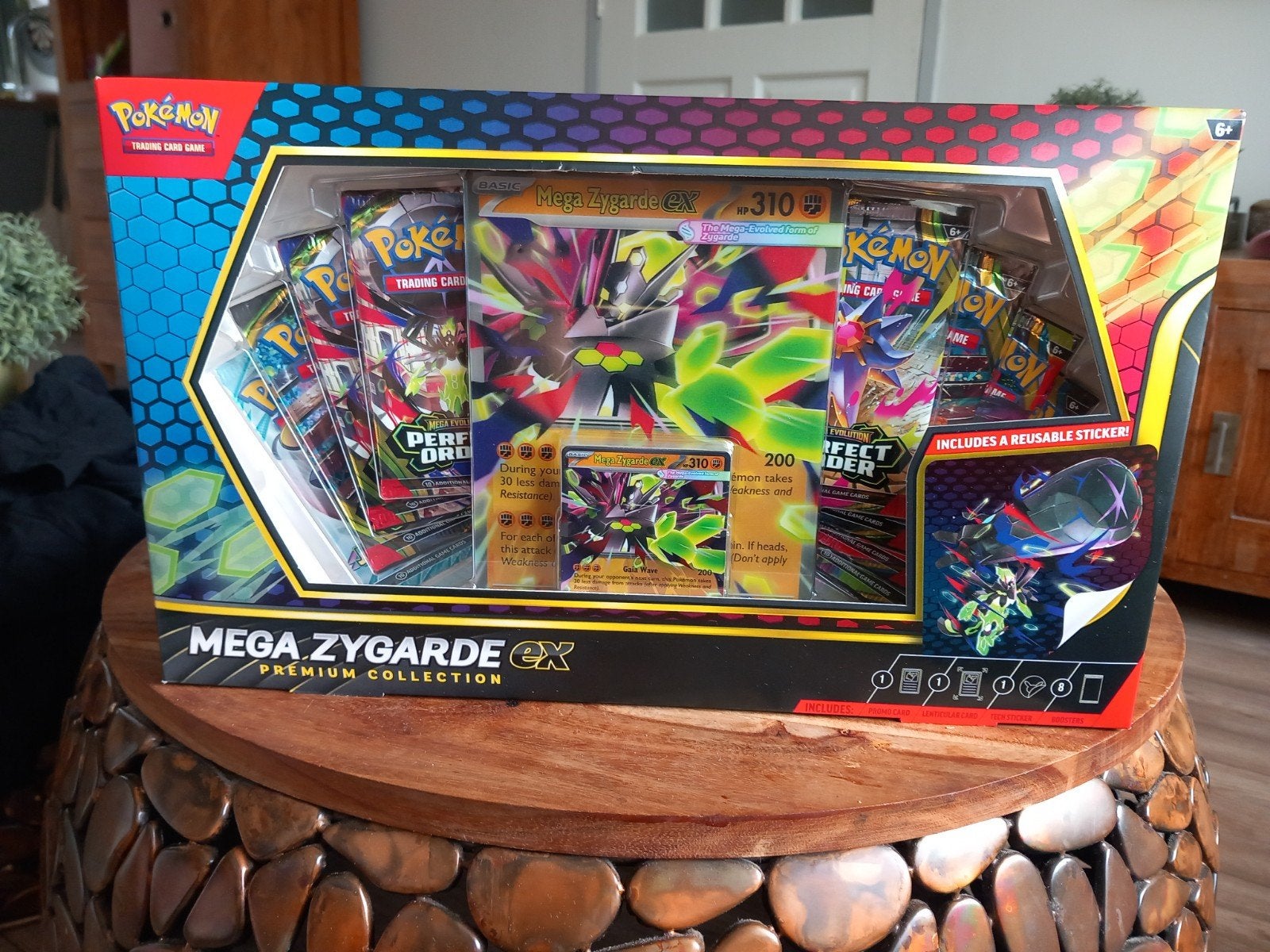 Pokémon Mega Zygarde EX Premium Collection Box, Ophalen of Verzenden, Nieuw, Overige typen