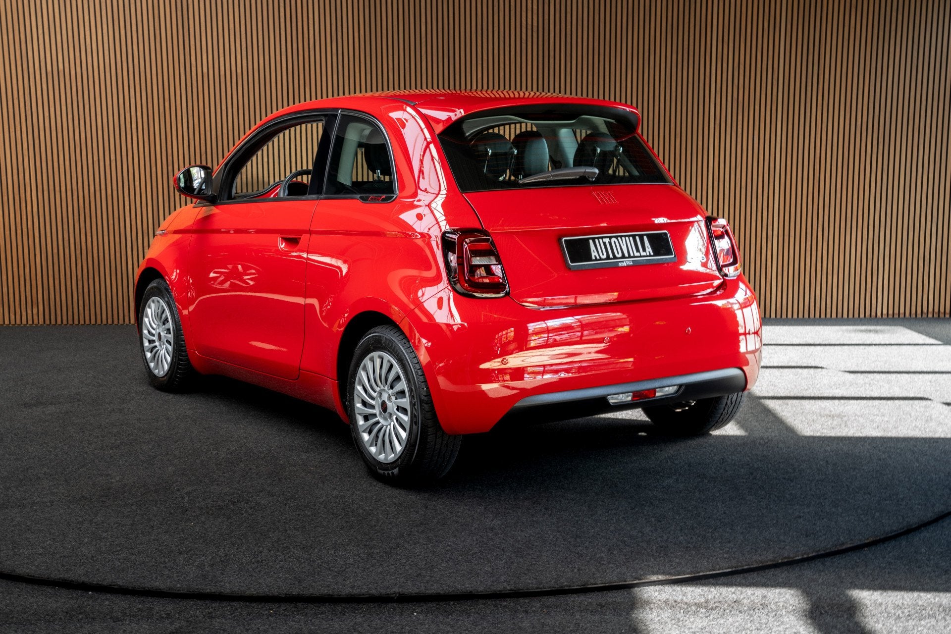 Fiat 500 24 kWh Navi Airco Stoelverwarming Cruise C. 3-Fase, Auto's, Fiat, Dealer onderhouden, Gebruikt, Zwart, 4 stoelen