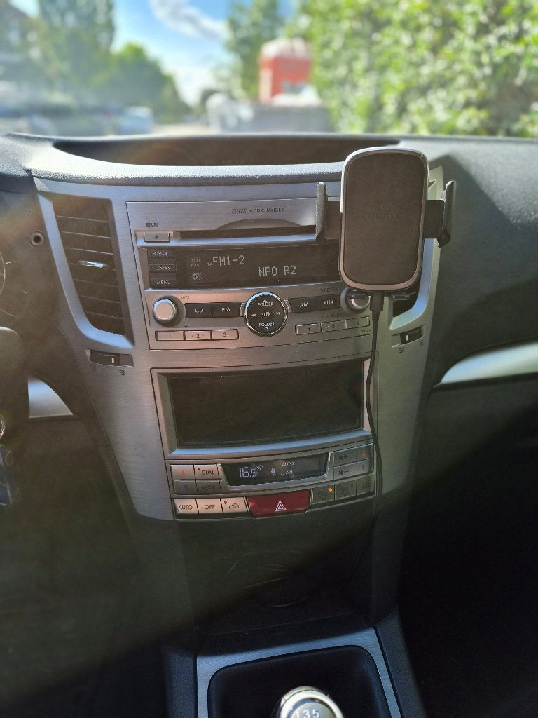 Foto 8 van Subaru Legacy 2.0 I Touring Wagon AWD 2011 Grijs