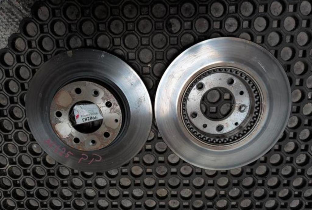 Set remschijven  voor Mazda, Auto diversen, Wieldoppen, Nieuw, Ophalen of Verzenden