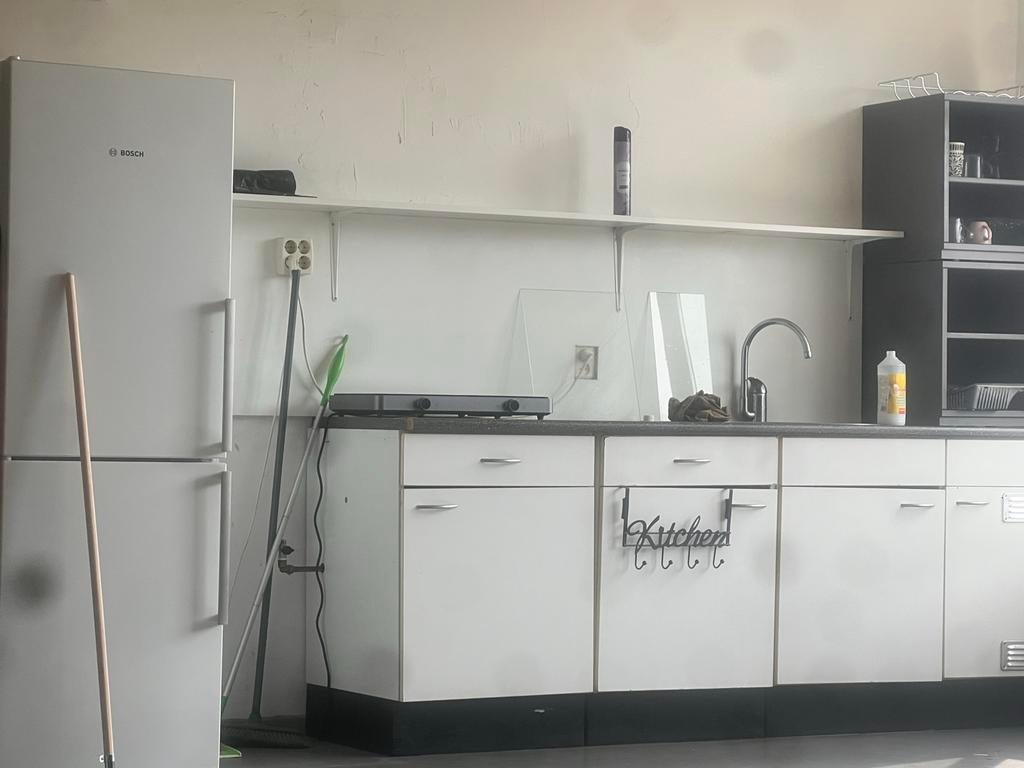 Studio te huur! (Alleen voor vrouwen in dit pand), Leeuwarden