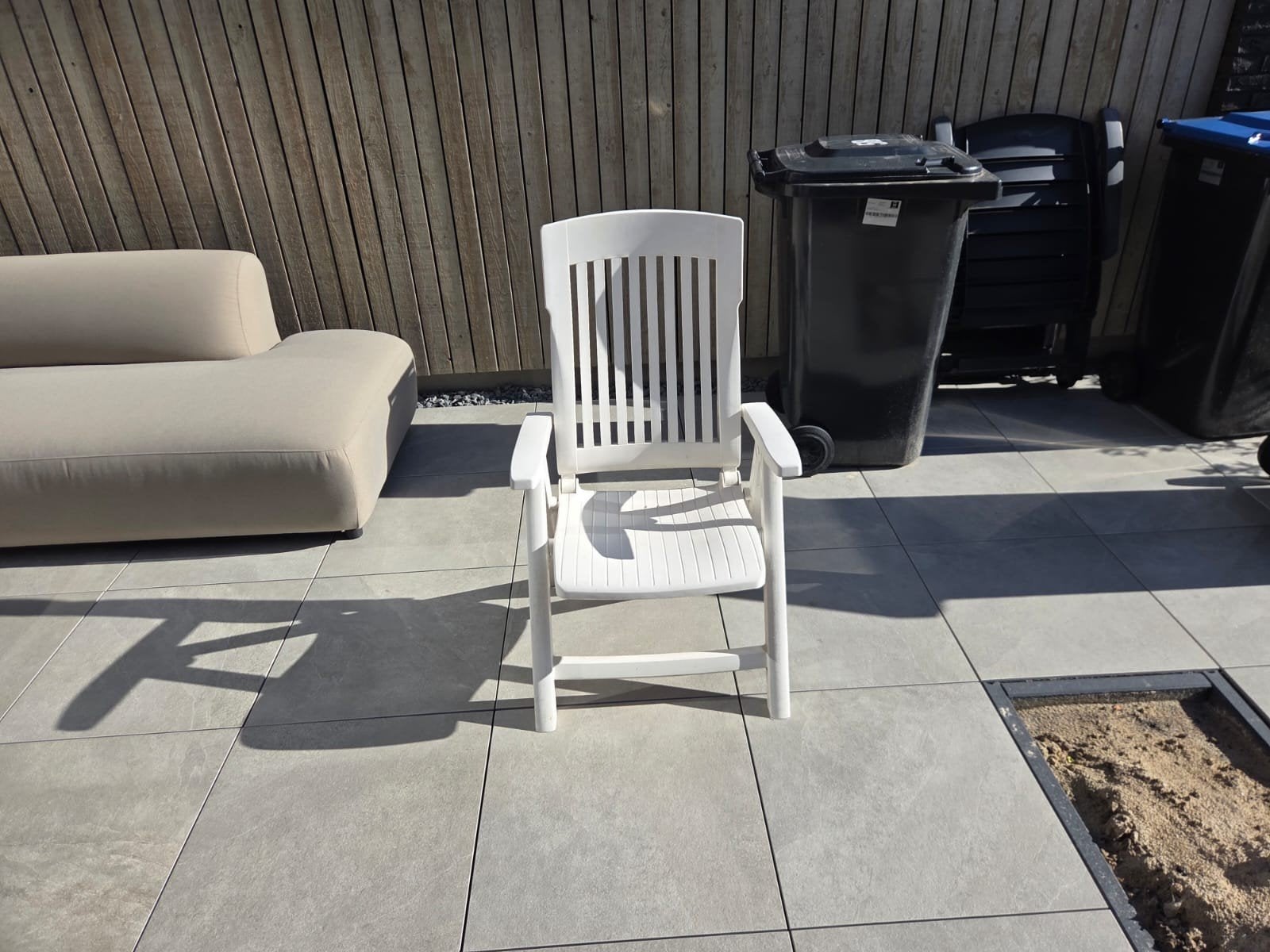 Witte tuin stoel, Ophalen, Gebruikt, Kunststof