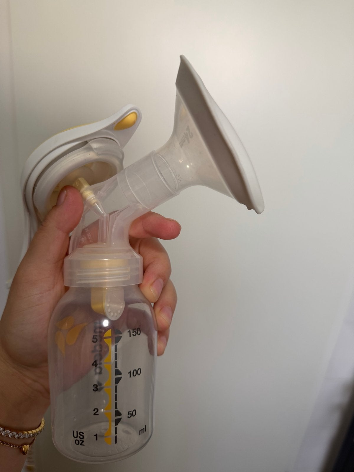 Medela Harmony handkolf - Zo goed als nieuw, Kinderen en Baby's, Babyvoeding en Toebehoren, Ophalen of Verzenden, Zo goed als nieuw