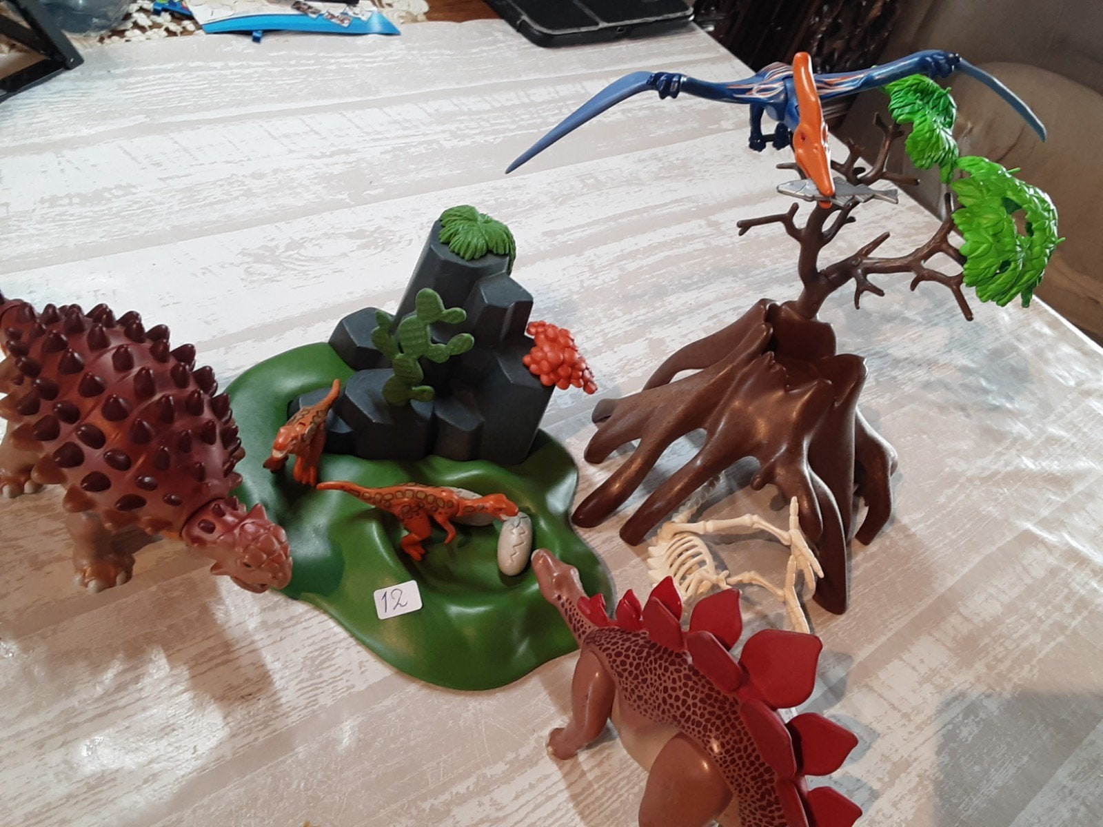 dierenset 12. dinosaurussen met nest, Complete set, Overige typen, Ophalen of Verzenden, Zo goed als nieuw