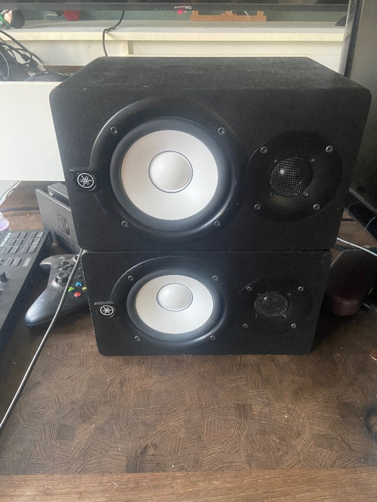 Yamaha HS5 Bundle