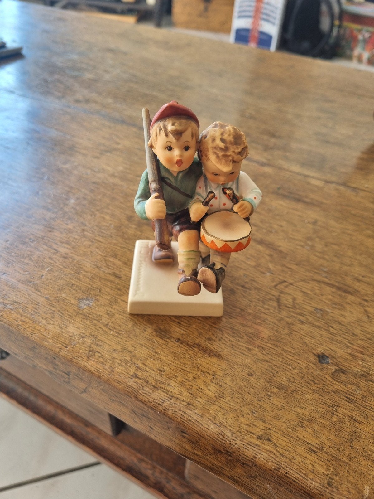 Vintage Hummel beeldje: Twee jongens met trommel en stok, Ophalen of Verzenden, Gebruikt, Hummel