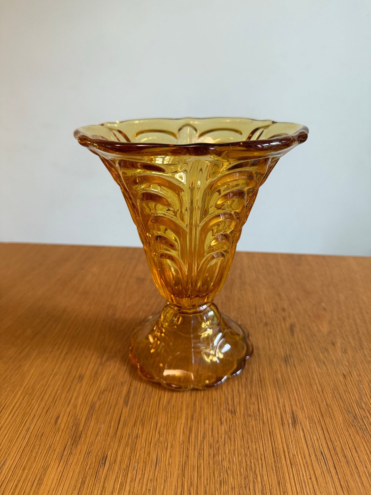 Art Deco amber glazen vaas - vintage  jaren 30 design, Ophalen of Verzenden