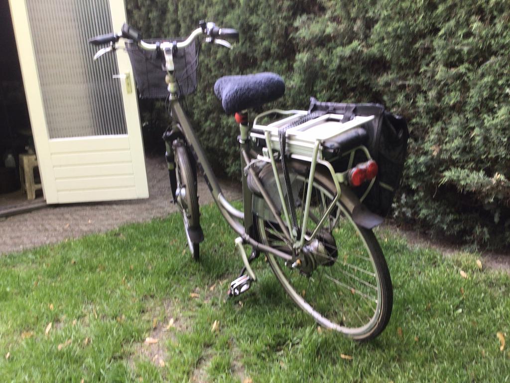 Elektrische fiets. Merk RAP. Zilvergrijs, Fietsen en Brommers, Gebruikt, 51 tot 55 cm, 30 tot 50 km per accu, Ophalen