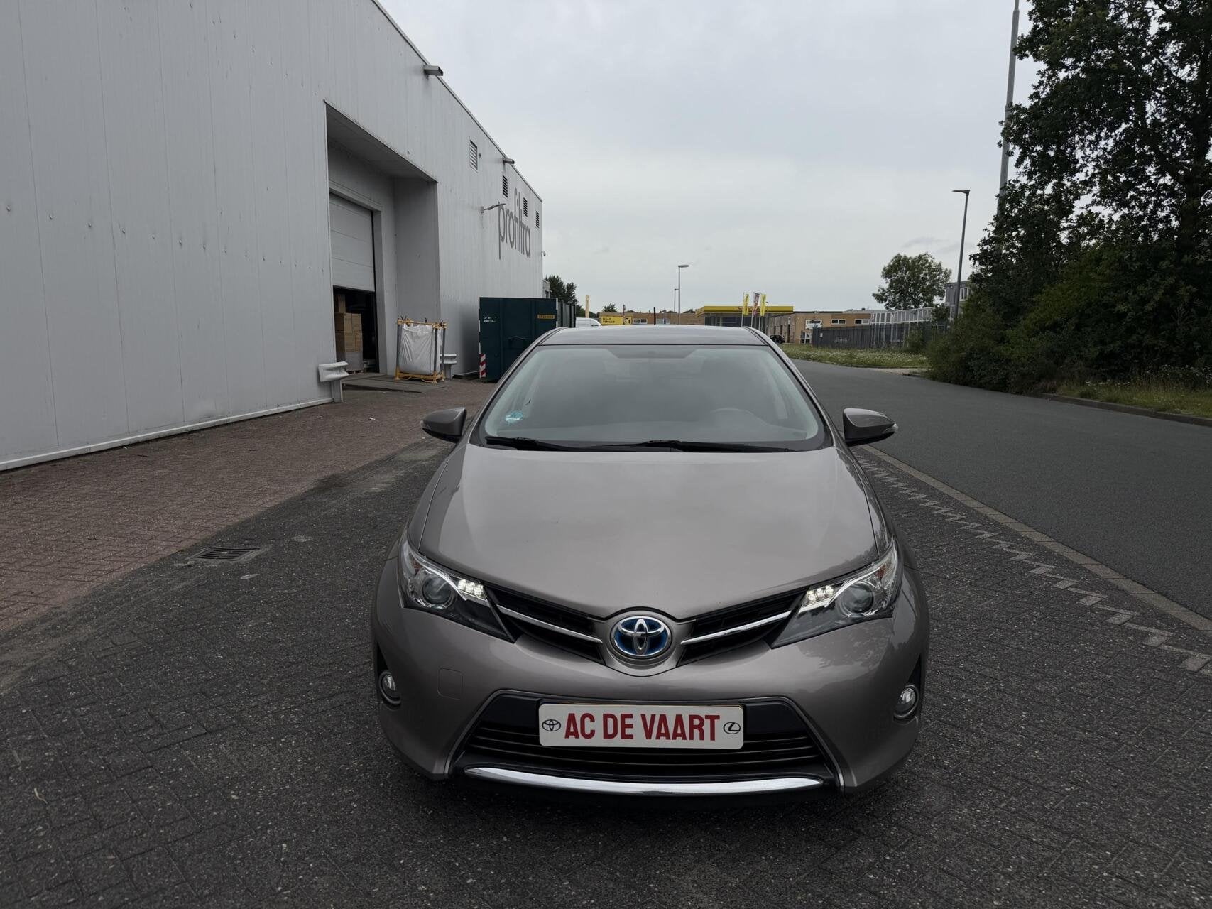Toyota Auris 1.8 Hybrid Lease - NAVI/PANODAK/CAMERA/NAP, Auto's, Euro 5, 136 pk, Gebruikt, 4 cilinders