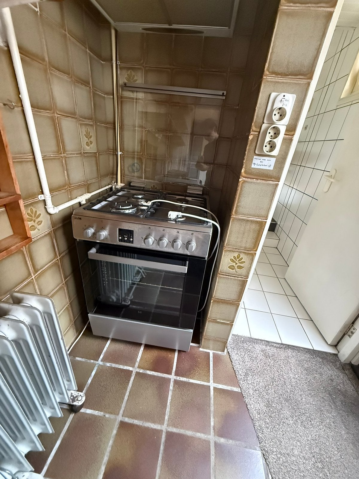 Etna gasfornuis met oven in zeer goede staat SNEL OPHALEN, Ophalen, 4 kookzones, Zo goed als nieuw, Gas