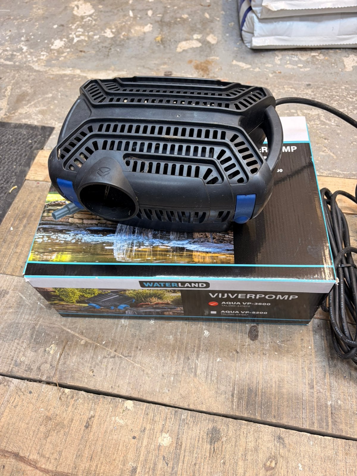 Vijverpomp te koop!, Tuin en Terras, Ophalen of Verzenden, Zo goed als nieuw, Vijverpomp