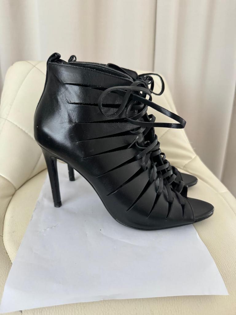 Zara Zwarte Open Teen Hakken Maat 41, Pumps, Zwart, Ophalen of Verzenden, Gedragen