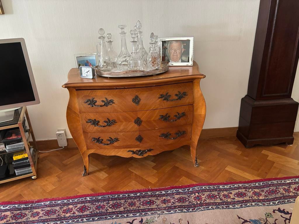 Mooie Franse commode in lichte houtkleur, Antiek en Kunst, Ophalen of Verzenden