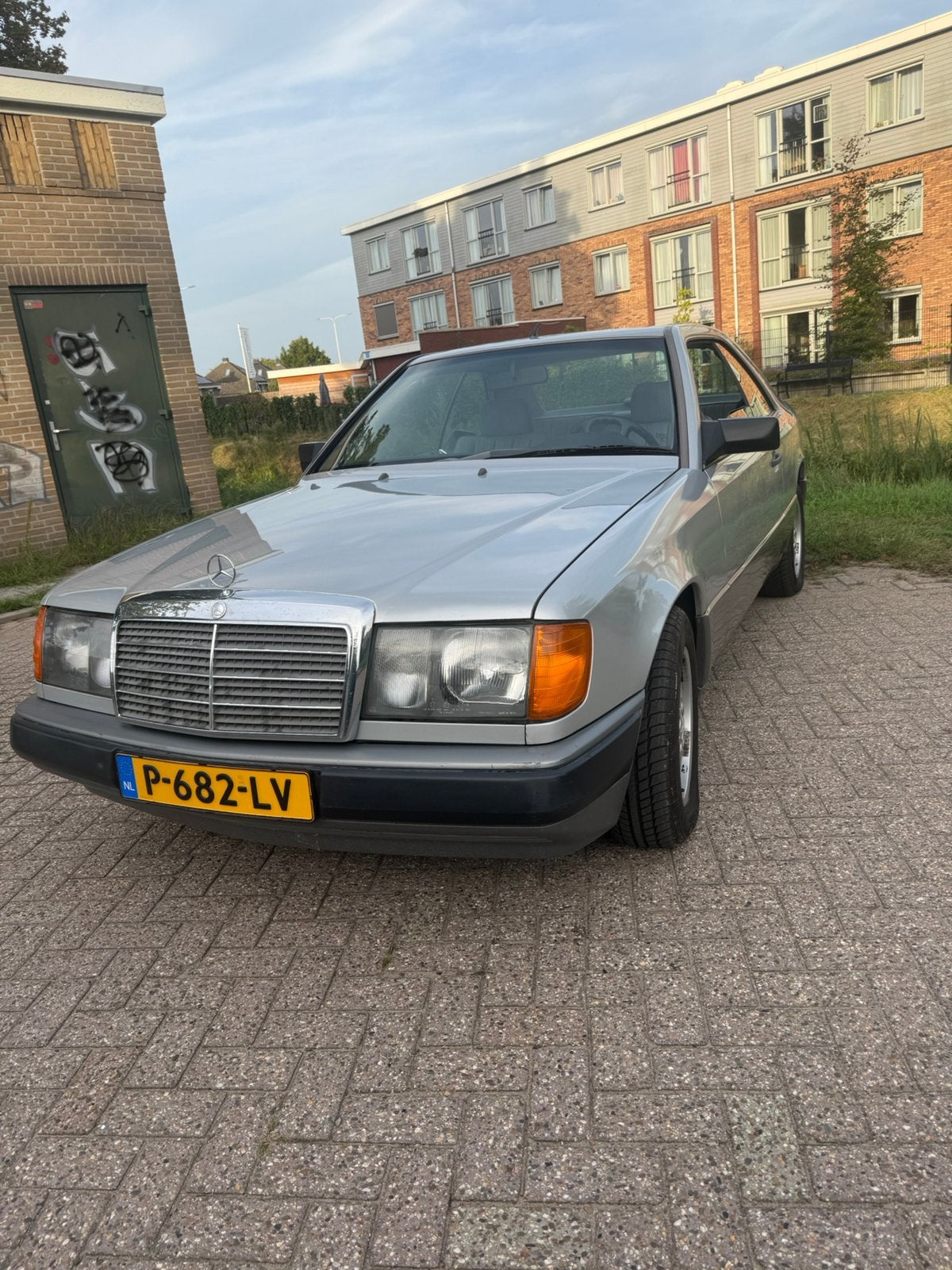 W124 Mercedes 300 CE 1987, Automaat, Mercedes-Benz, Grijs, Particulier