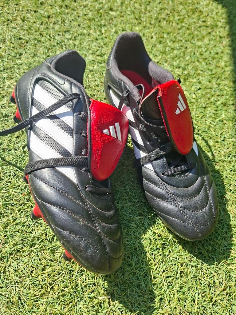 Adidas voetbalschoen maat 41/ 42, Sport en Fitness, Rugby, Ophalen of Verzenden, Zo goed als nieuw, Schoenen