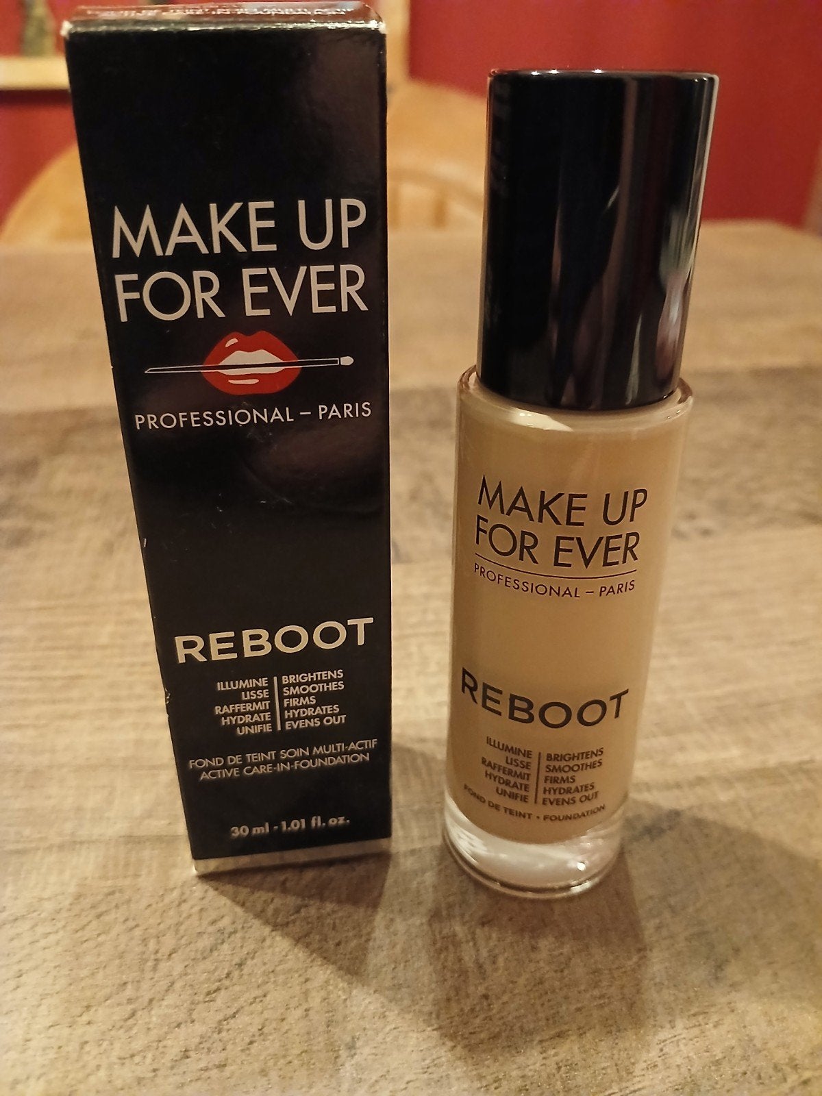 MAKE UP FOREVER REBOOT FOUNDATION., Verzenden, Zo goed als nieuw, Beige, Gehele gezicht