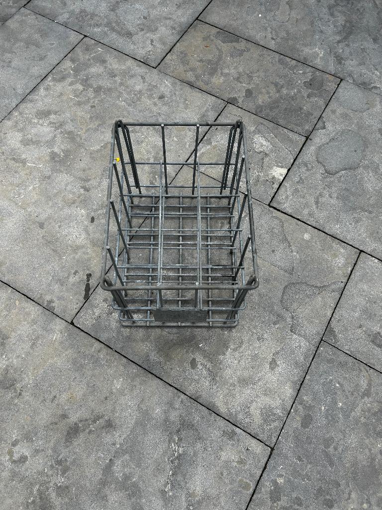 Originele Vintage Metalen Melkkrat – CAMIZ Arnhem (1959), Gebruikt, 5 tot 15 flessen, Ophalen of Verzenden, Metaal
