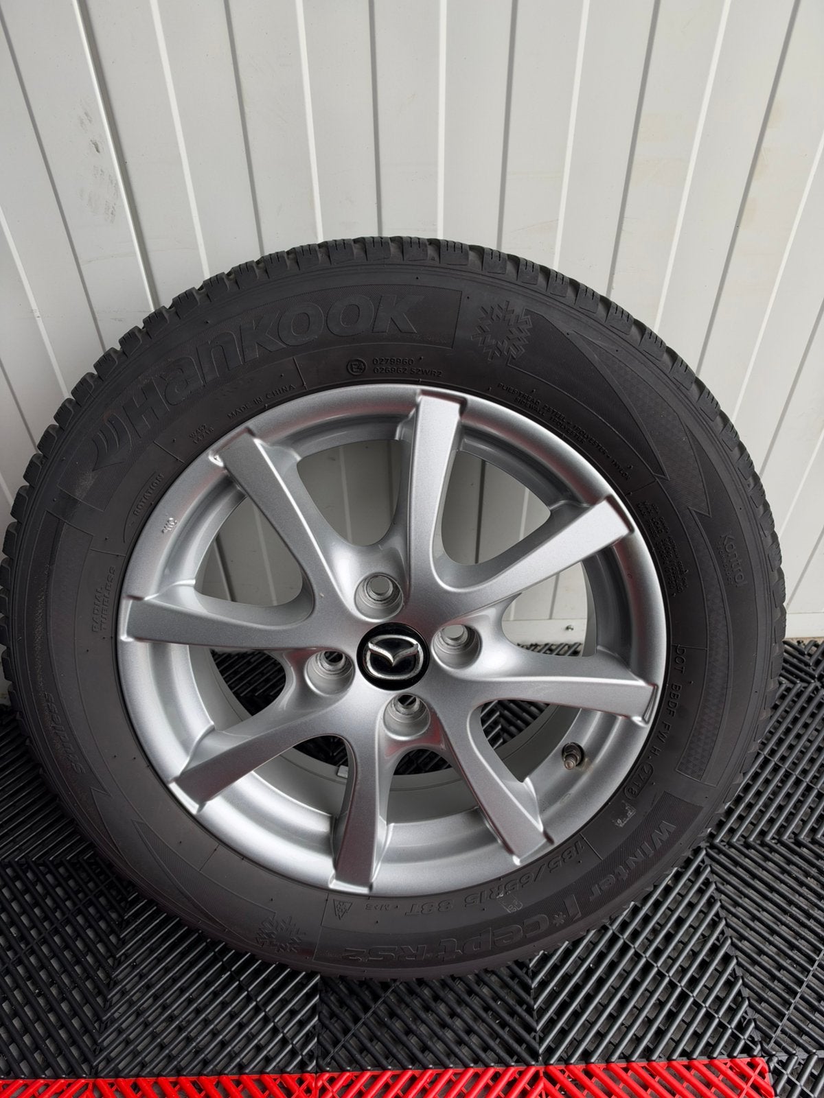 Orginele Mazda velgen 15 inch 4x100 winterbanden, Auto-onderdelen, Ophalen, Velg(en), 17 inch, Winterbanden