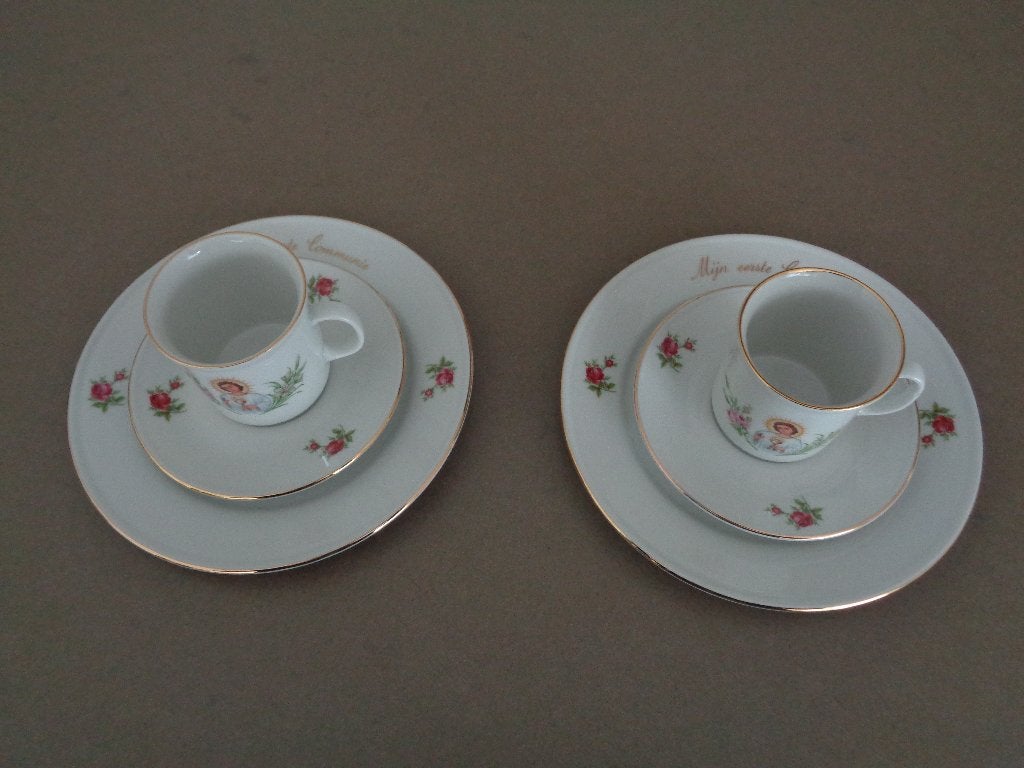 2 setjes eerste Communie ontbijtset, Antiek en Kunst, Antiek | Religie, Ophalen of Verzenden