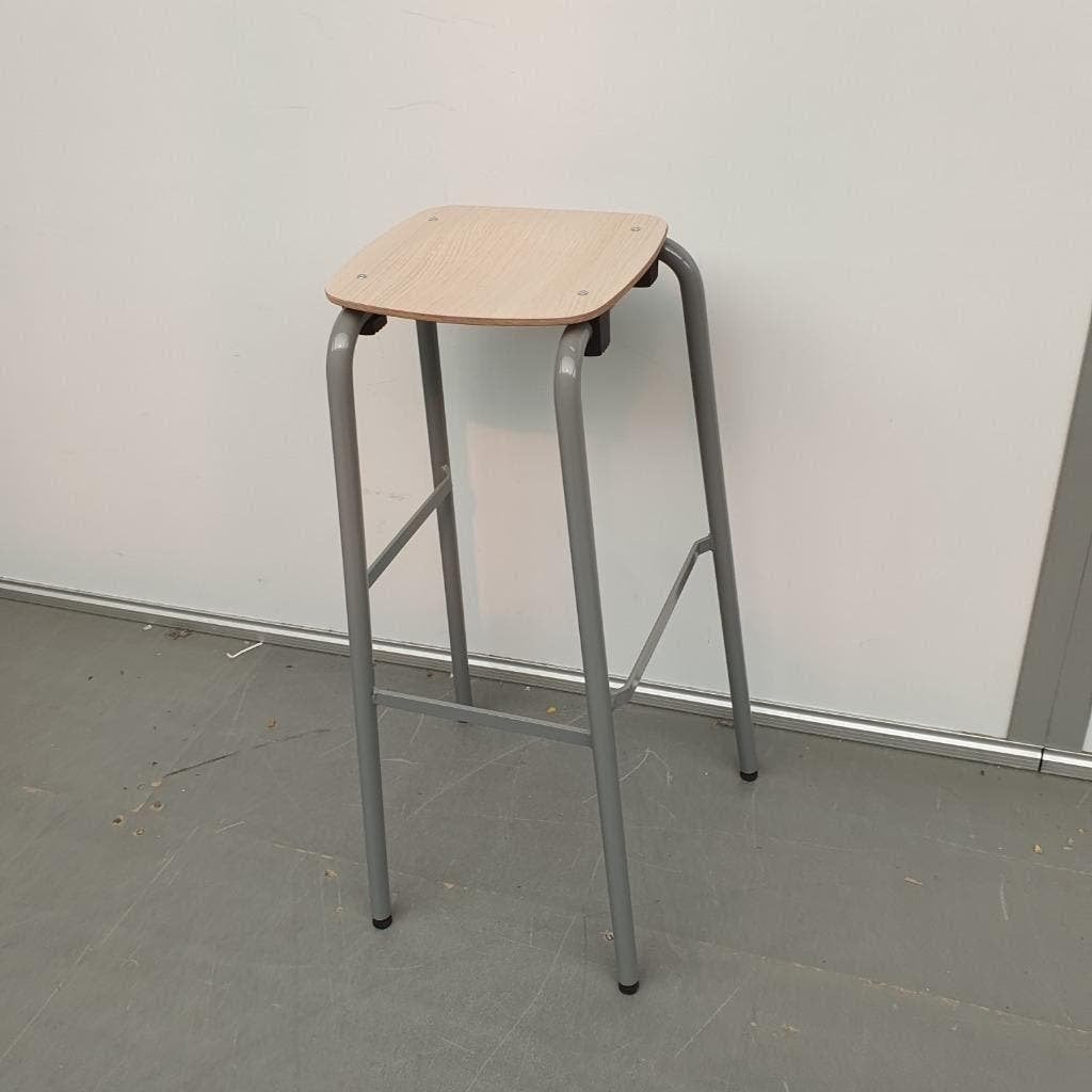 Hoge kruk - 84 cm zithoogte, Ophalen, Met voetsteun, 60 tot 90 cm, Gebruikt