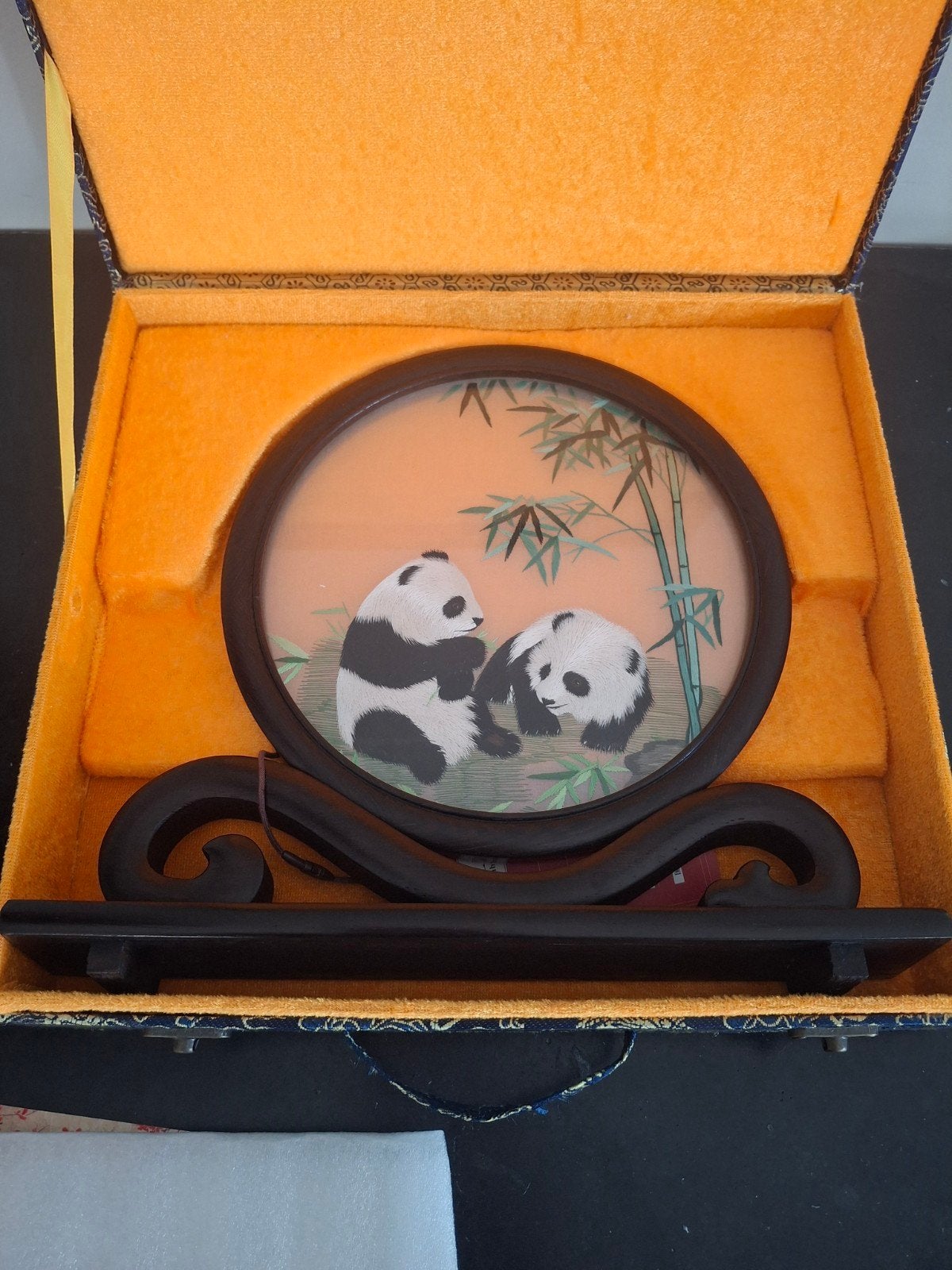 Vintage Chinees Suzhou zijdeborduurwerk – panda’s, Ophalen of Verzenden