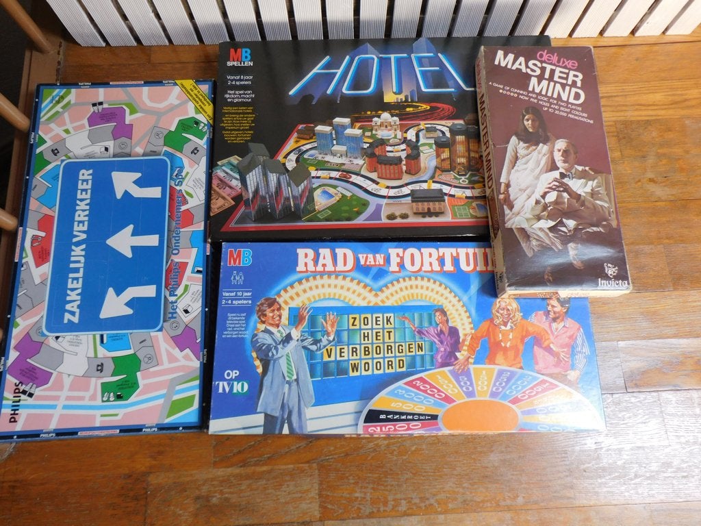 Spellen (1), Hobby en Vrije tijd, Gezelschapsspellen | Bordspellen, Ophalen of Verzenden, Zo goed als nieuw