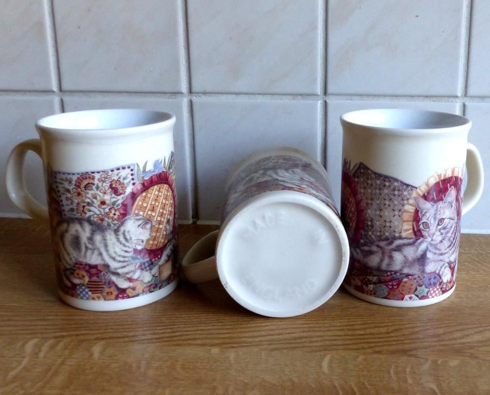 Engelse kattenbekers 3 stuks made in England poezenbekers, Ophalen of Verzenden, Zo goed als nieuw, Overige stijlen, Kop(pen) en/of Schotel(s)