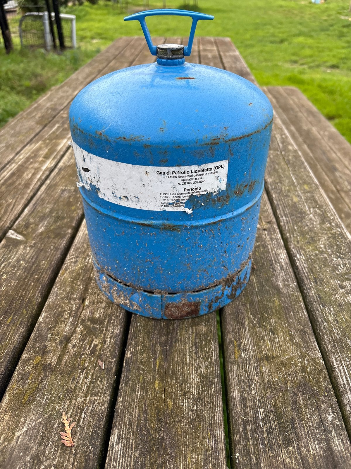 Lege gasfles voor LPG (Gas di Petrolio Liquefatto), Ophalen, Gebruikt