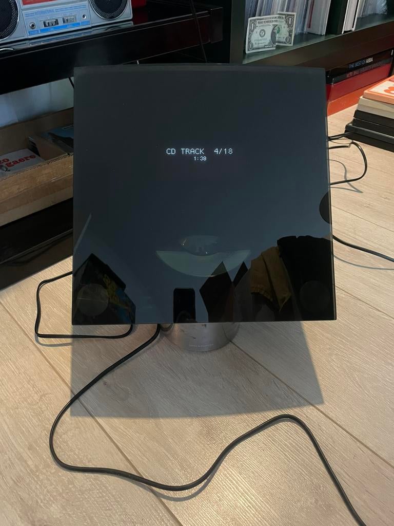 Bang & Olufsen Beosound 4 met muurbeugel, Ophalen of Verzenden, Gebruikt