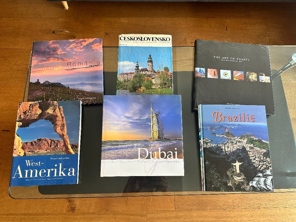 Reisboeken collectie: Dubai, West-Amerika, Roemenië en meer, Europa, Diverse auteurs, Reisgids of -boek, Ophalen
