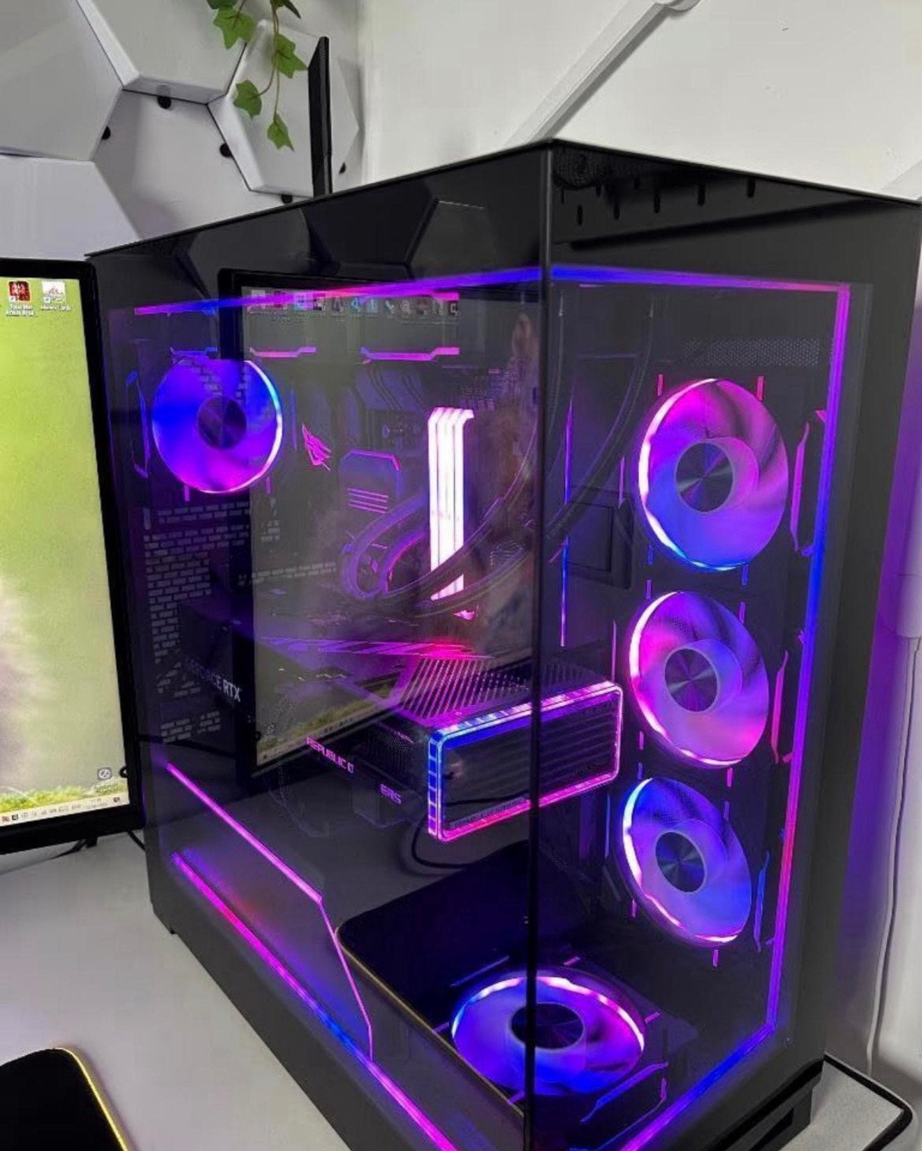 High end gaming pc RTX 4070 super, Ophalen, Overige genres, 1 speler, Zo goed als nieuw