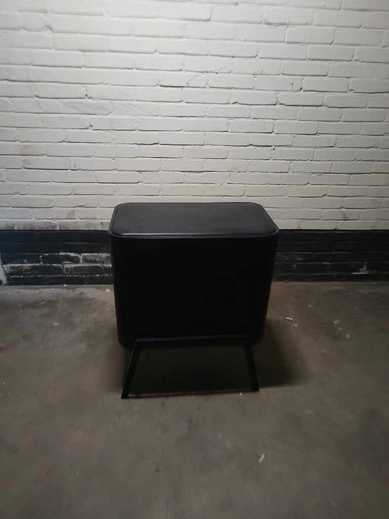 Prullenbak op pootjes 28+12+5L zwart, Huis en Inrichting, Ophalen, 50 – 75, Kunststof, Gebruikt