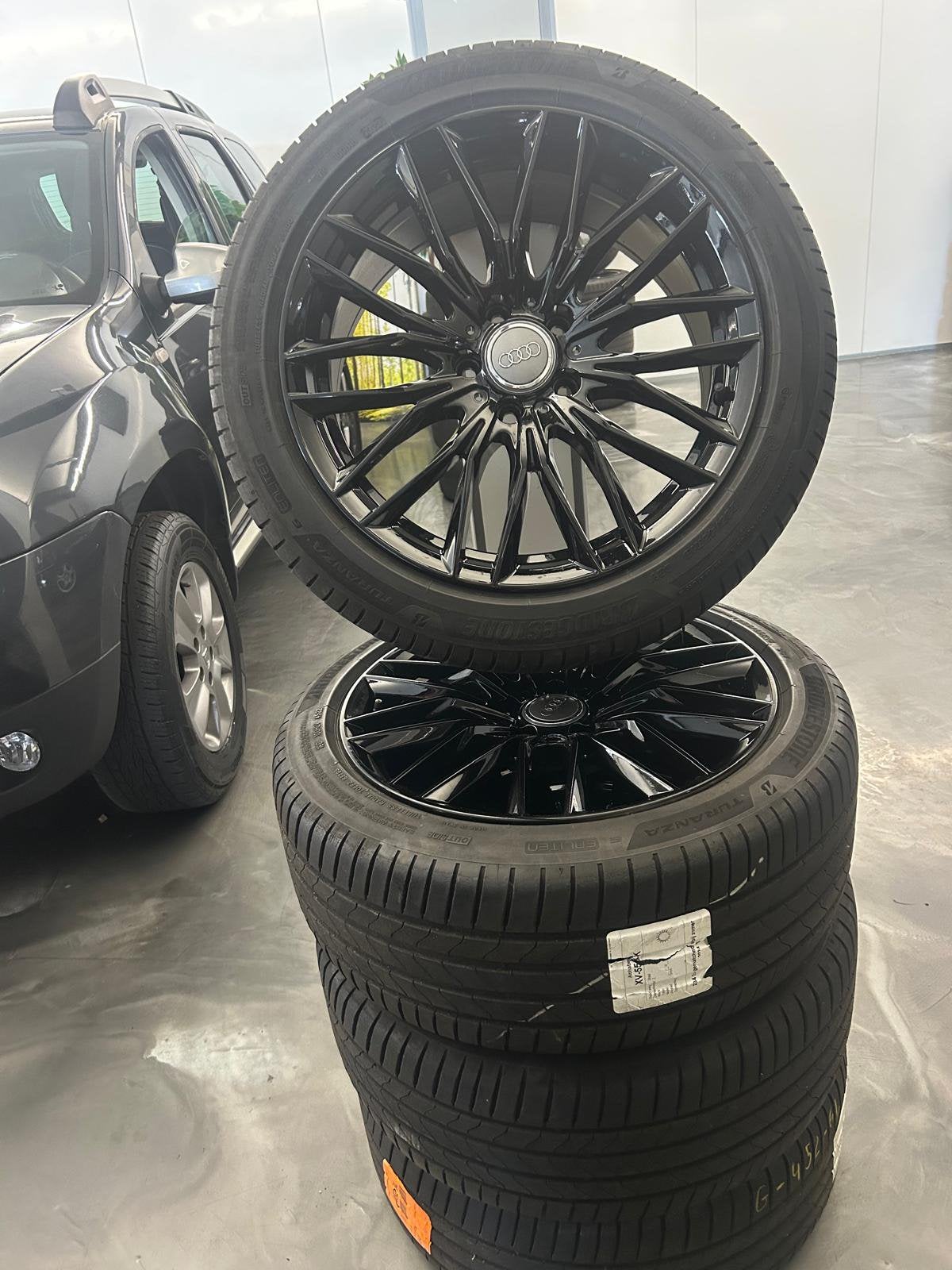 18" Zwarte Audi LM velgen met Bridgestone zomerbanden, 18 inch, Gebruikt, Banden en Velgen, Ophalen of Verzenden
