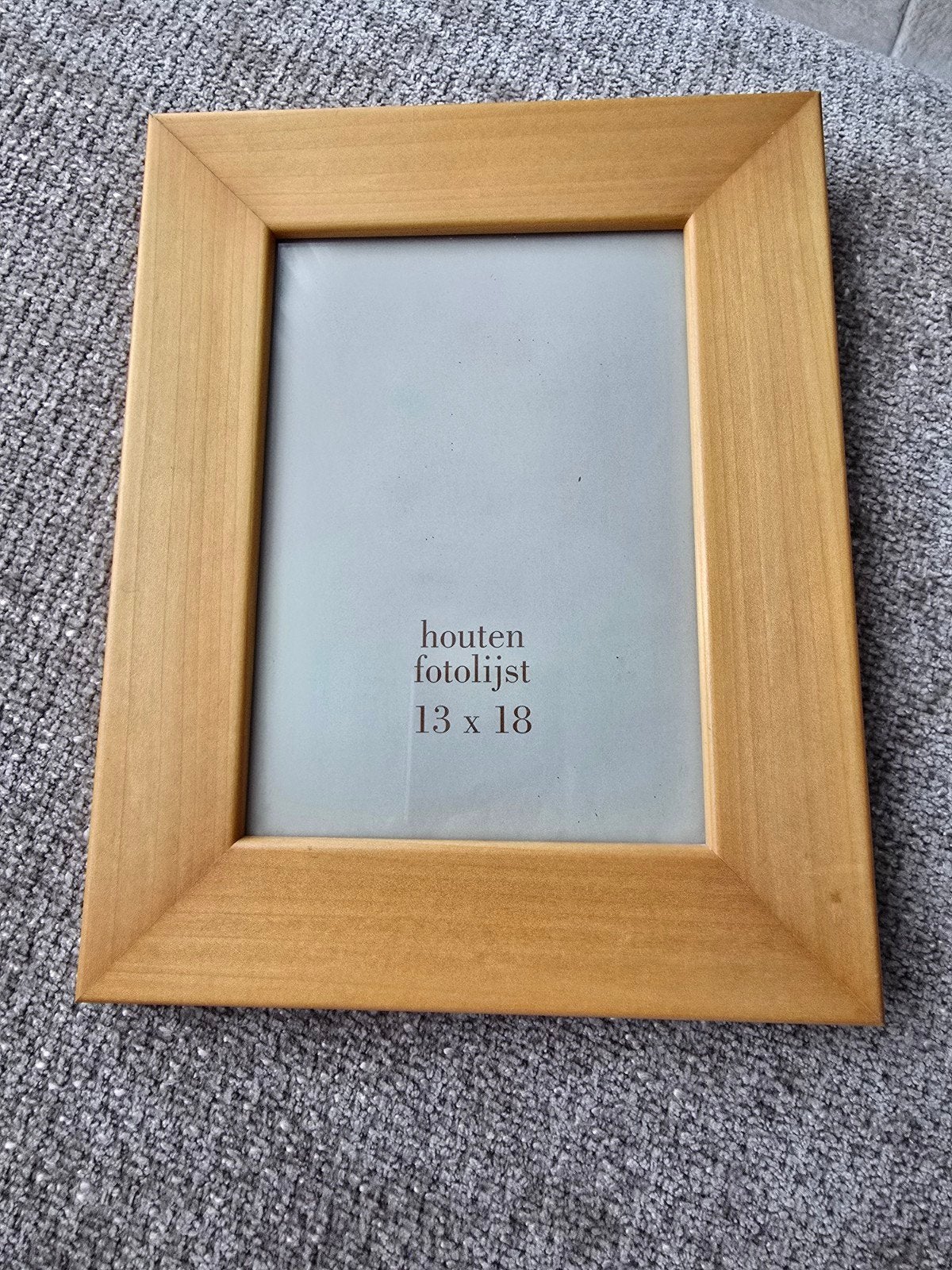 Te koop houten foto lijst 13x18cm., Hout, Standaard fotolijst, Ophalen of Verzenden, Zo goed als nieuw