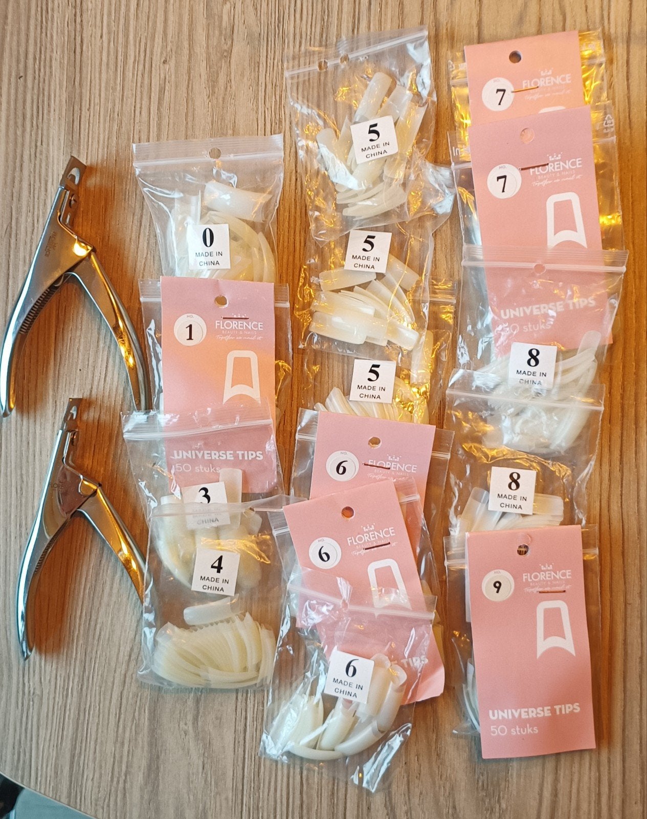 Diverse Florence nageltips + 2 tipknippers, Wit, Nieuw, Ophalen of Verzenden, Handen en Nagels