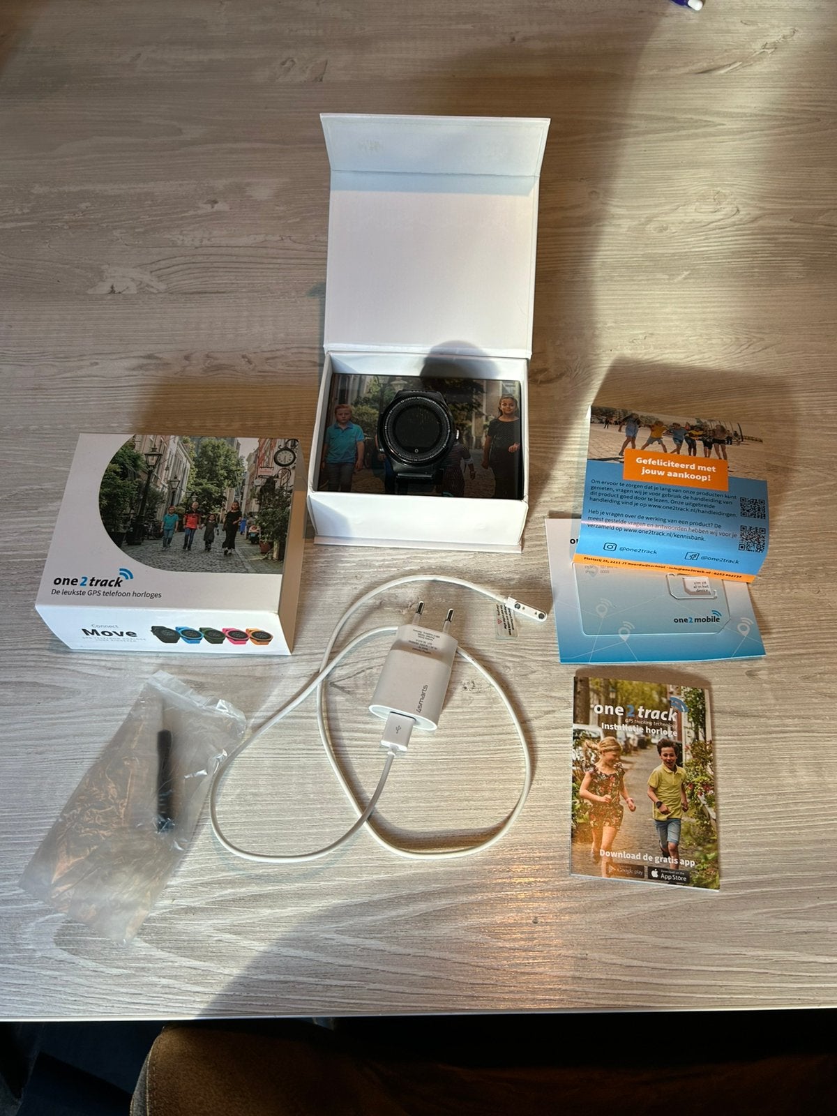 One 2 Track Connect Move GPS telefoon horloge + Sim, Ophalen of Verzenden, Zo goed als nieuw, Zwart, Jongen of Meisje