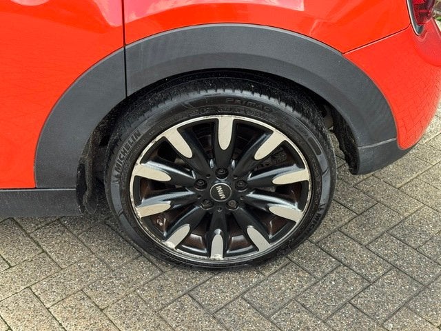 Mini 5-Deurs 1.5 Cooper Chili *head up *navi *p-sensor v+a, Voorwielaandrijving, 136 pk, Gebruikt, Overige kleuren