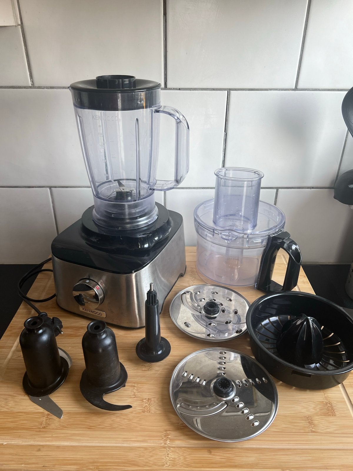 Kenwood Multipro Compact Foodprocessor FDM301SS, 1 tot 2 liter, Ophalen, Gebruikt, 2 snelheden