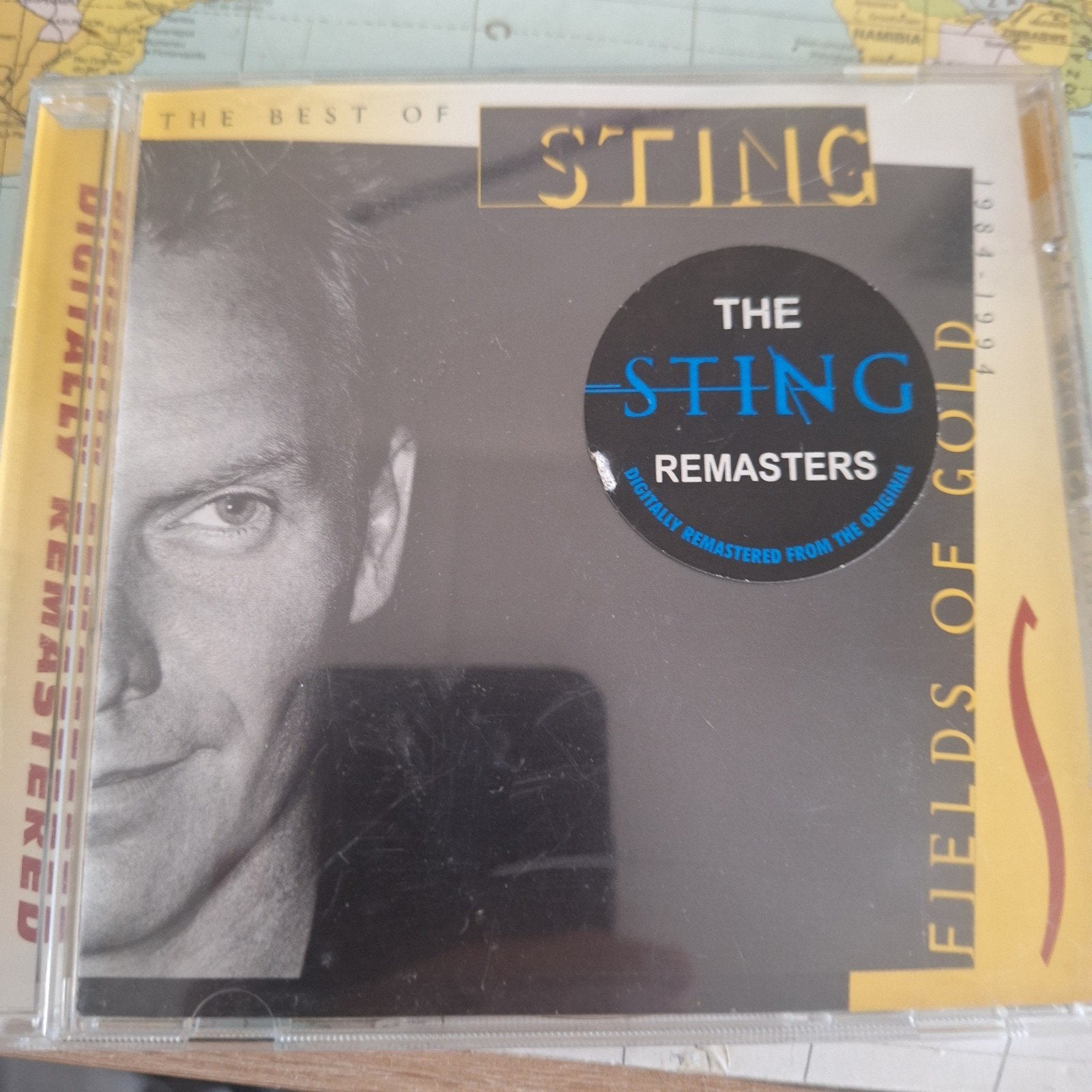 Sting - The Best Of 1984-1994 Fields Of Gold CD, Gebruikt, Pop, Inclusief boekje, Ophalen of Verzenden