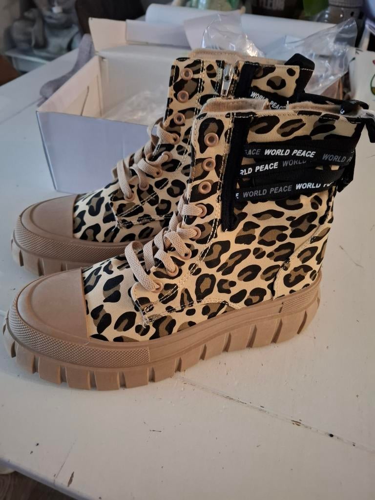 Nieuwe Leopard Print Boots / schoenen Maat 40, Kleding | Dames, Schoenen, Ophalen of Verzenden, Nieuw, Lage of Enkellaarzen